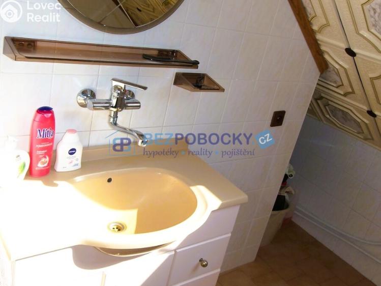 Pronájem bytu 3+1 Golčův Jeníkov č. 8