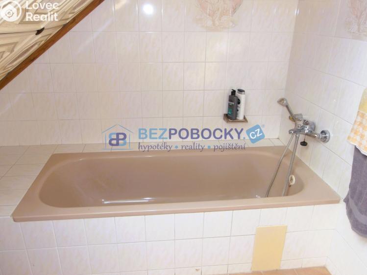 Pronájem bytu 3+1 Golčův Jeníkov č. 9