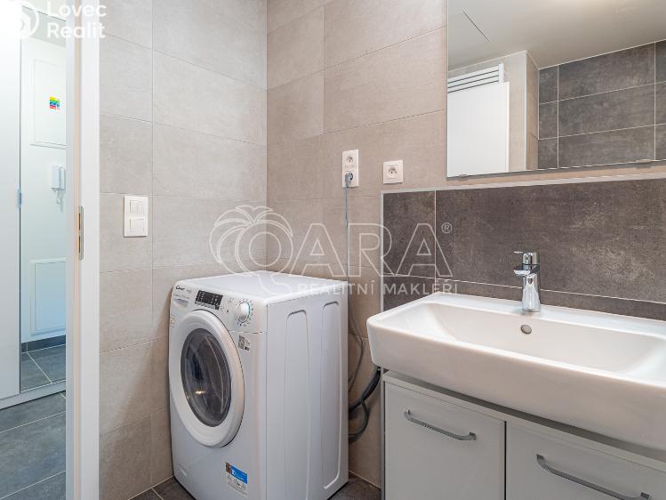 Rent apartment 2+KK Praha, Azzoniho 738/8 č. 9