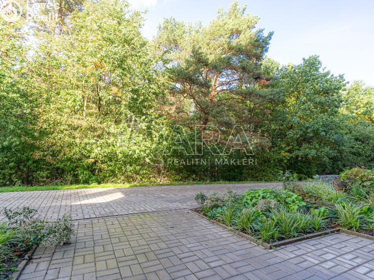 Rent apartment 2+KK Praha, Azzoniho 738/8 č. 12