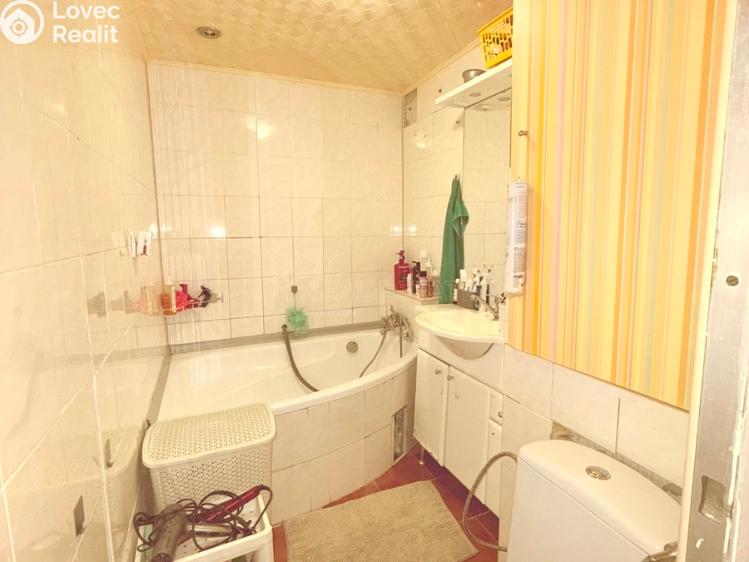 Prodej bytu 3+1 Chomutov, Jirkovská č. 9