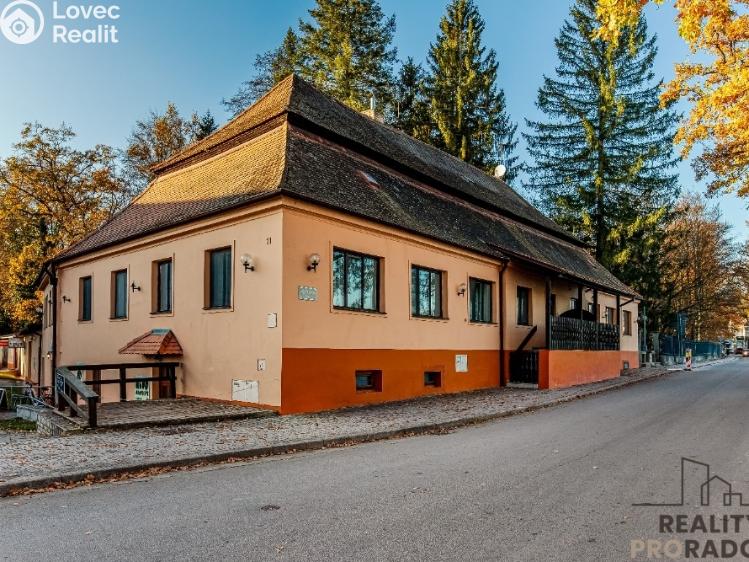 Sale hotel Chlum u Třeboně, Hejtmanská hráz č. 1