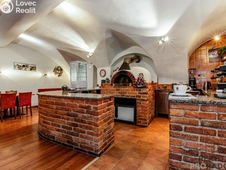 Sale hotel Chlum u Třeboně, Hejtmanská hráz č. 3