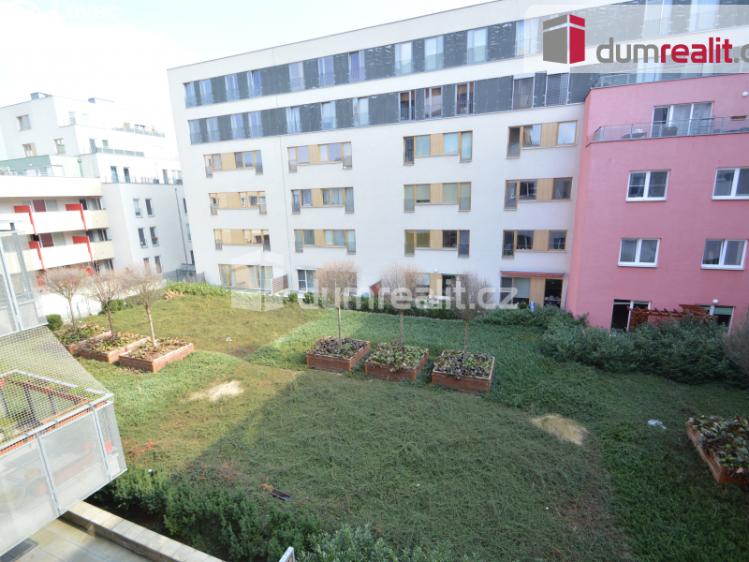 Pronájem bytu 1+KK Praha 12, Vorařská č. 10