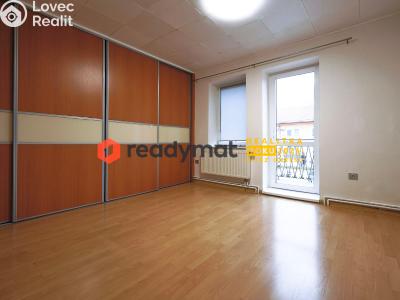 Аренда квартиры 2+1 Dubňany, Nám. 15.dubna č. 6