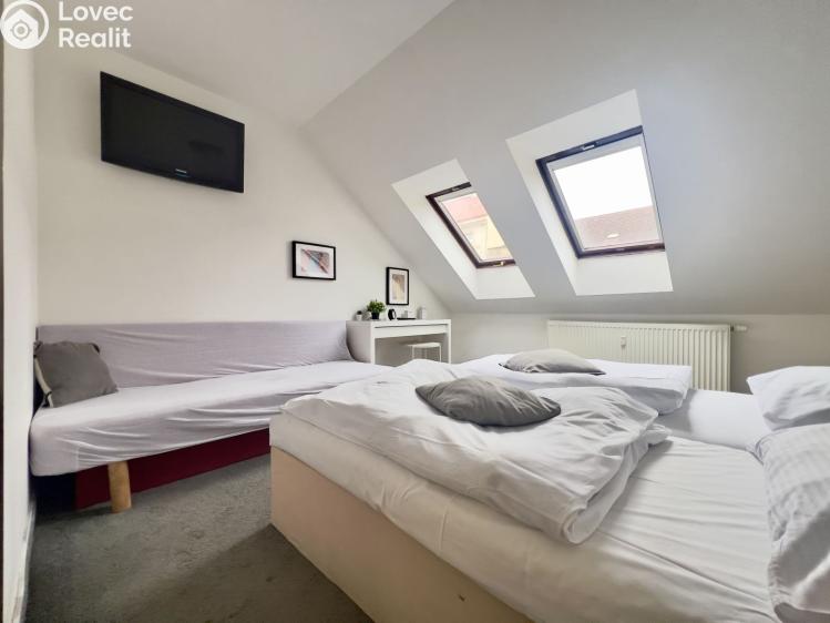 Pronájem bytu 2+KK Praha, U Santošky 933/20 č. 2