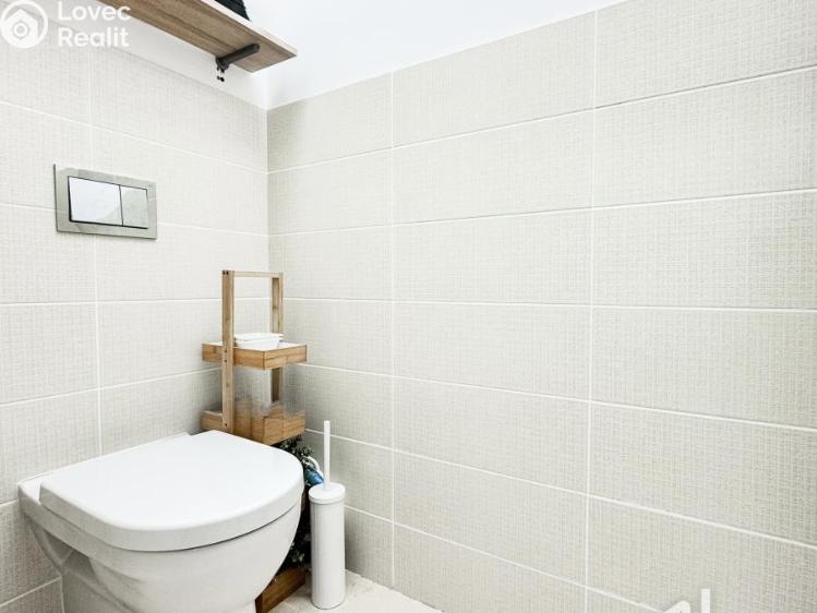 Sale apartment 1+KK Praha, Počernická 699/62d č. 11