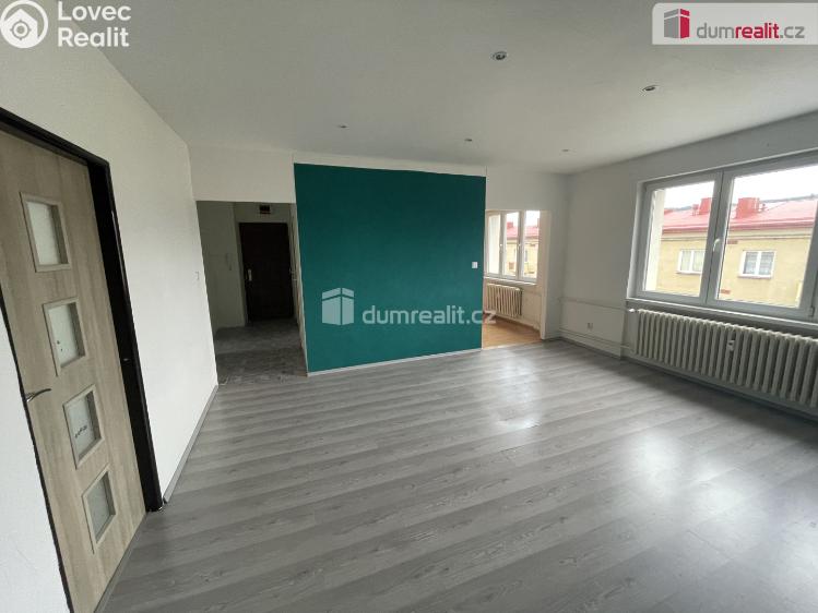 Pronájem bytu 3+1 Mníšek pod Brdy, Jana Šťastného č. 14