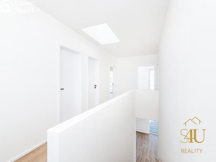 Prodej rodinného domu Květnice, Kostivalová 747 č. 15