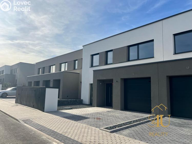 Продажа семейного дома Květnice, Kostivalová 747 č. 30