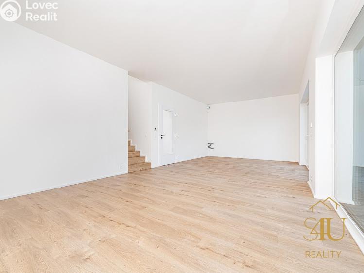 Продажа семейного дома Květnice, Kostivalová 747 č. 7