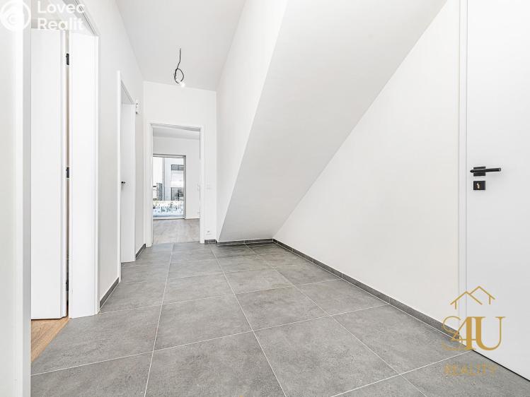 Продажа семейного дома Květnice, Kostivalová 747 č. 13