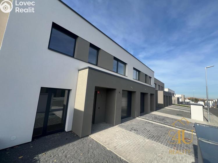 Prodej rodinného domu Květnice, Kostivalová 747 č. 2