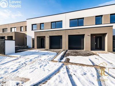 Prodej rodinného domu Květnice, Kostivalová 747 č. 3