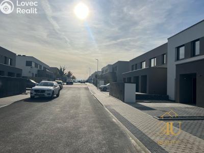 Prodej rodinného domu Květnice, Kostivalová 747 č. 3