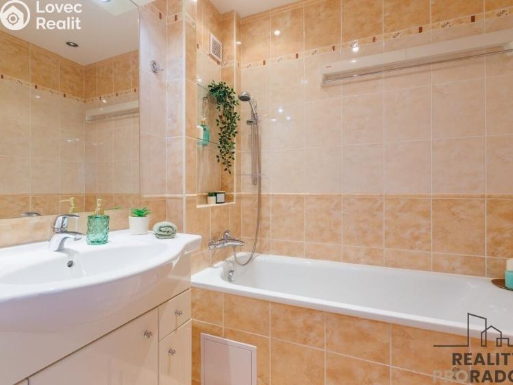 Pronájem bytu 3+1 Praha, Vybíralova č. 8