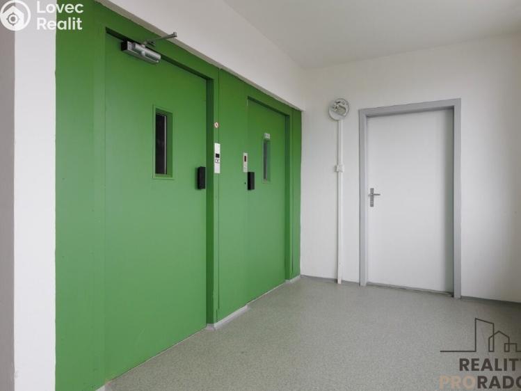 Pronájem bytu 3+1 Praha, Vybíralova č. 12