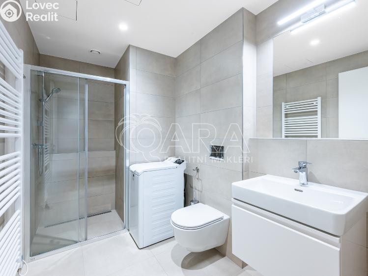 Rent apartment 1+KK Praha, Pobřežní č. 8