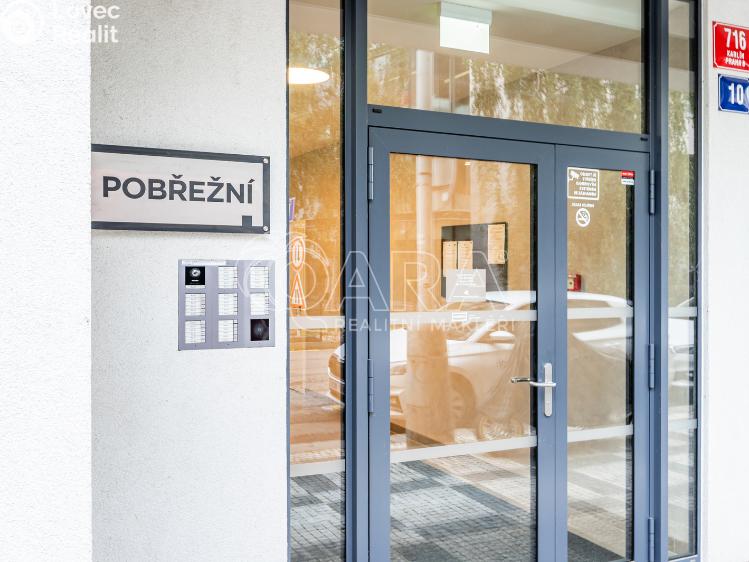 Rent apartment 1+KK Praha, Pobřežní č. 11