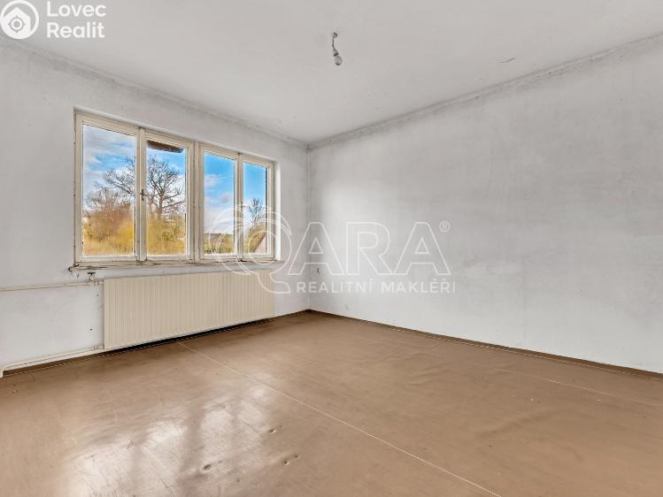 Prodej rodinného domu Nečtiny č. 8