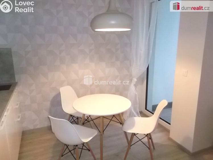 Pronájem bytu 1+KK Praha 9, Strnadových č. 12