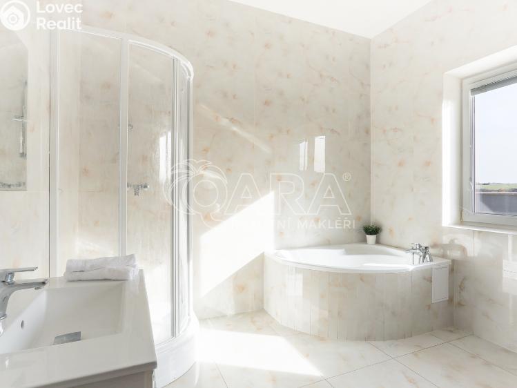 Prodej rodinného domu Jesenice, Papoušková 1344 č. 10