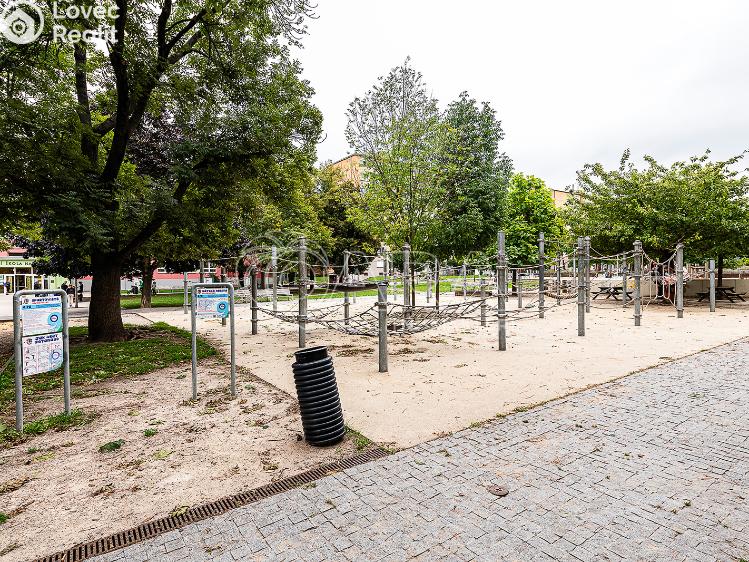 Продажа квартиры 2+1 Praha, náměstí Na Balabence 1431/6 č. 31