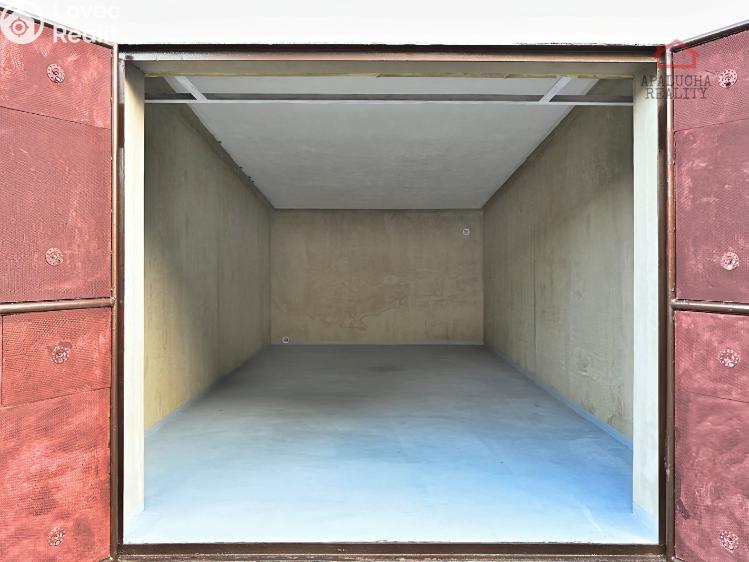 Pronájem garáže Pečky č. 8