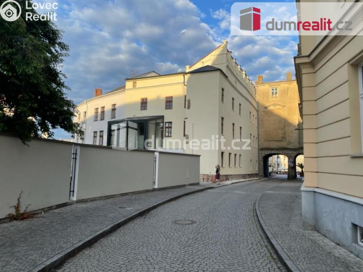 Pronájem bytu 1+KK Opava, Dolní náměstí č. 10