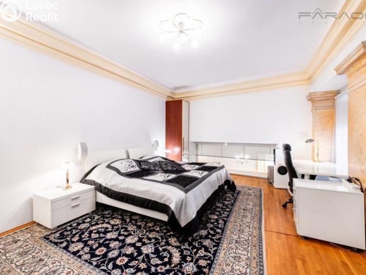 Продаж нестандартної квартири Praha, Smetanovo nábřeží č. 12