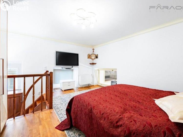 Продаж нестандартної квартири Praha, Smetanovo nábřeží č. 13