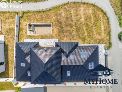 Sale family house Mělník, Chloumek 3312 č. 6