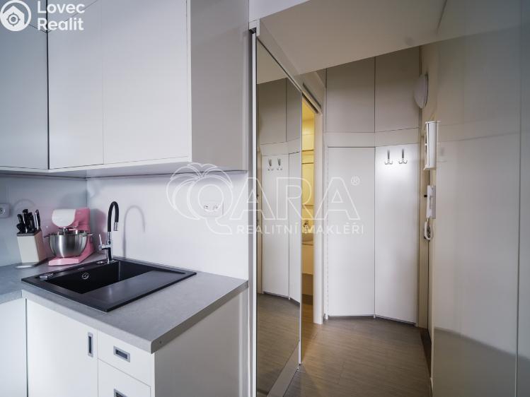 Pronájem bytu 2+KK Praha, Českomoravská 809/9 č. 13