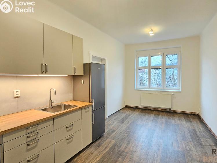 Pronájem bytu 2+KK Praha, Prouzova 792/6 č. 4