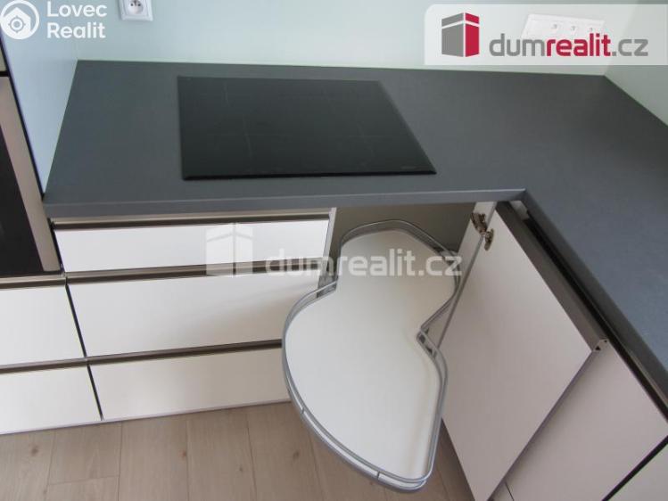 Pronájem bytu 4+KK Praha 11, Jurkovičova č. 16