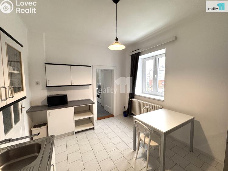 Аренда квартиры 1+1 Praha 8, Zlonínská č. 5