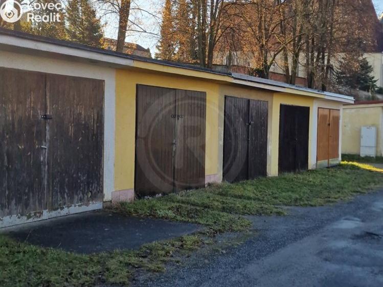 Pronájem garáže Trhové Sviny, Tyršovo nábřeží č. 2