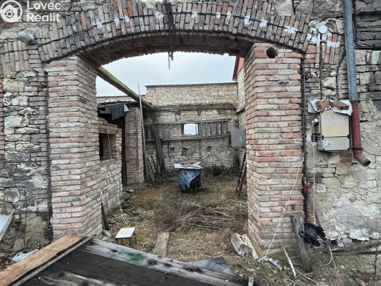 Продажа семейного дома Peruc č. 6