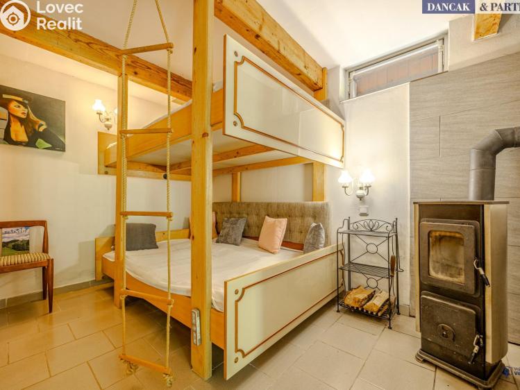 Sale hut Čeladná č. 11