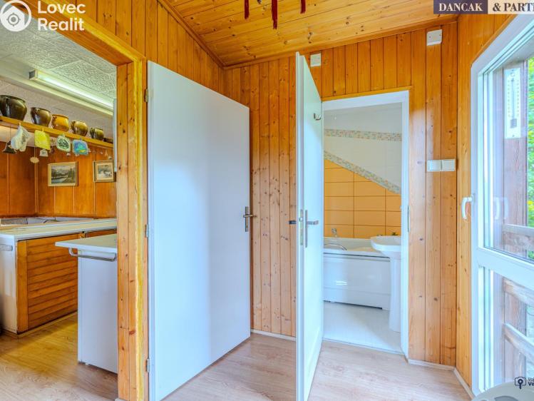 Sale hut Čeladná č. 32