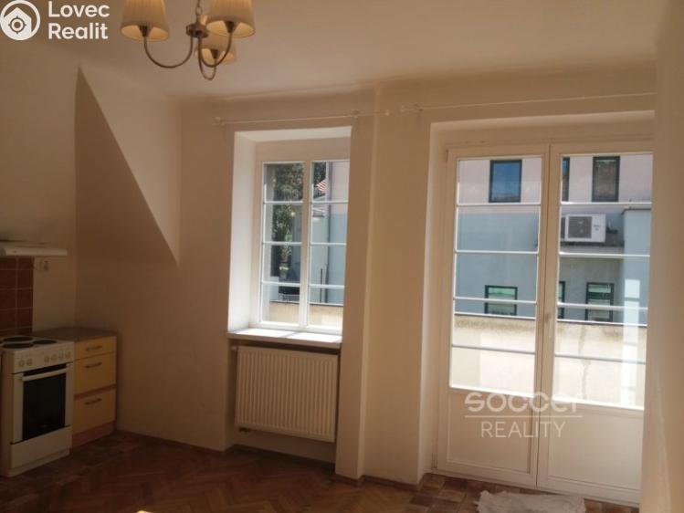 Pronájem bytu 2+KK Praha, Pravá č. 13