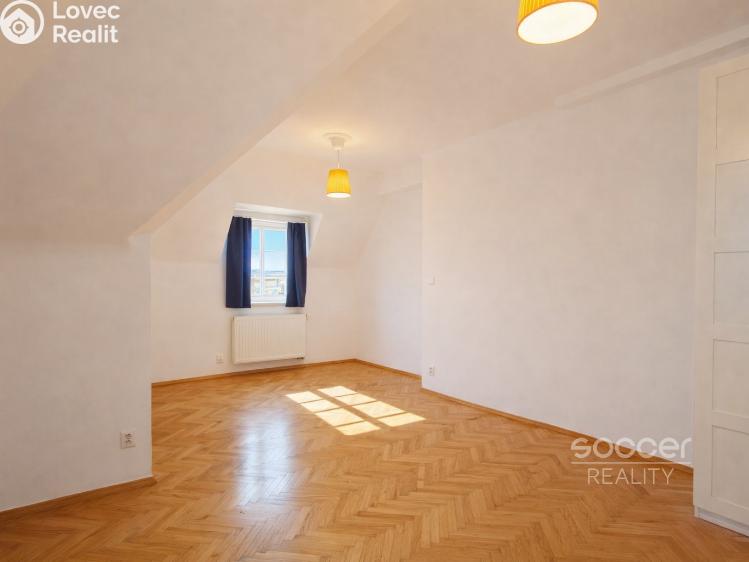 Pronájem bytu 2+KK Praha, Pravá č. 4