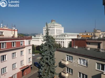 Pronájem bytu 2+KK Praha, Pravá č. 3