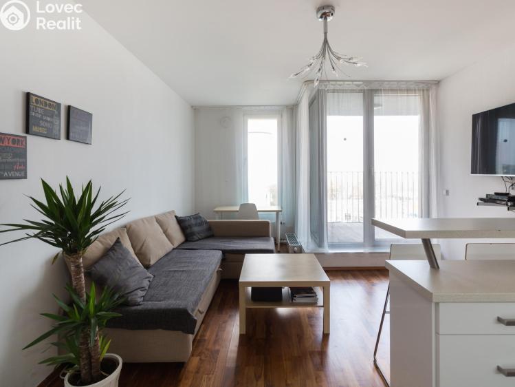 Pronájem bytu 2+KK Praha, Švédská 1010/15 č. 12