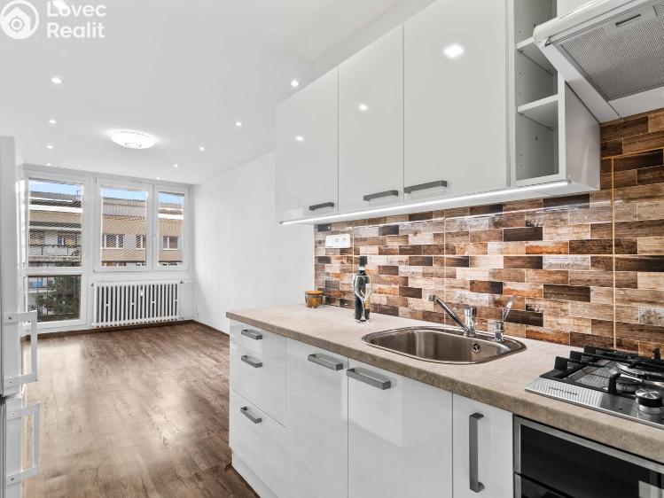 Pronájem bytu 2+KK Praha, Zápasnická 883/8 č. 2