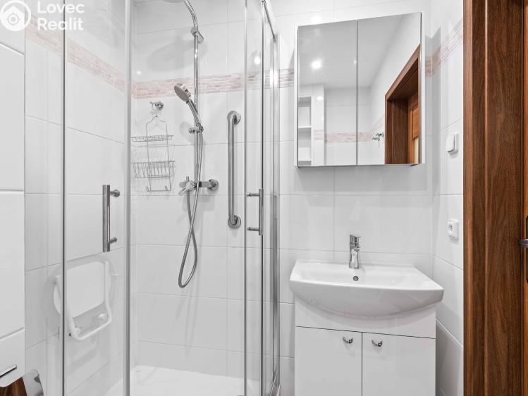 Pronájem bytu 2+KK Praha, Zápasnická 883/8 č. 10