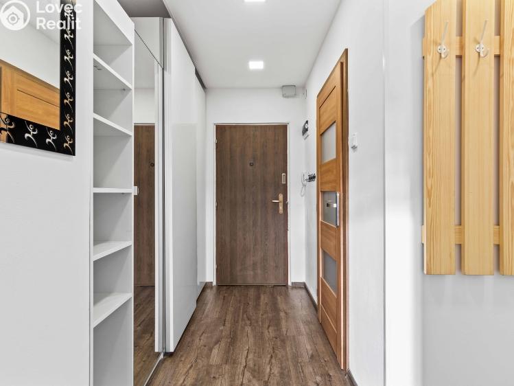 Pronájem bytu 2+KK Praha, Zápasnická 883/8 č. 11