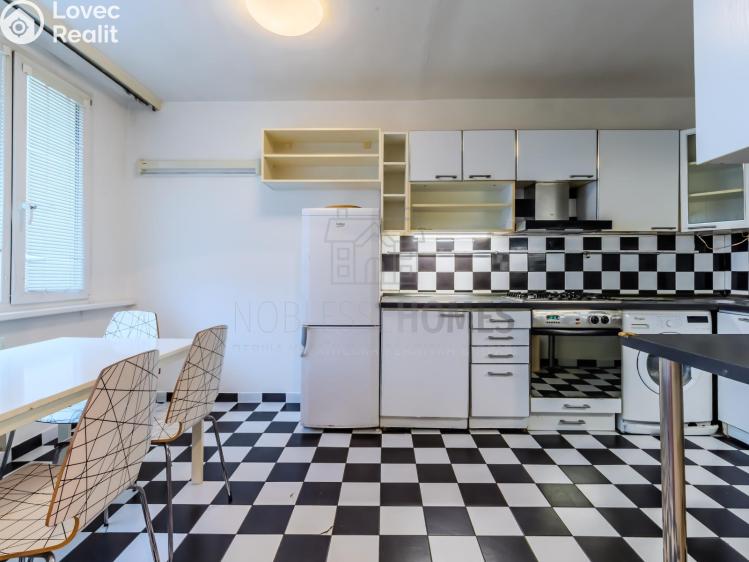 Prodej bytu 3+1 Praha, Lovosická č. 6