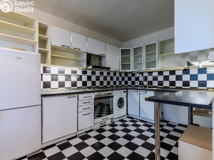 Prodej bytu 3+1 Praha, Lovosická č. 18