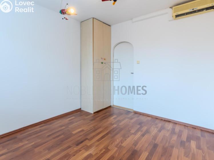Prodej bytu 3+1 Praha, Lovosická č. 19